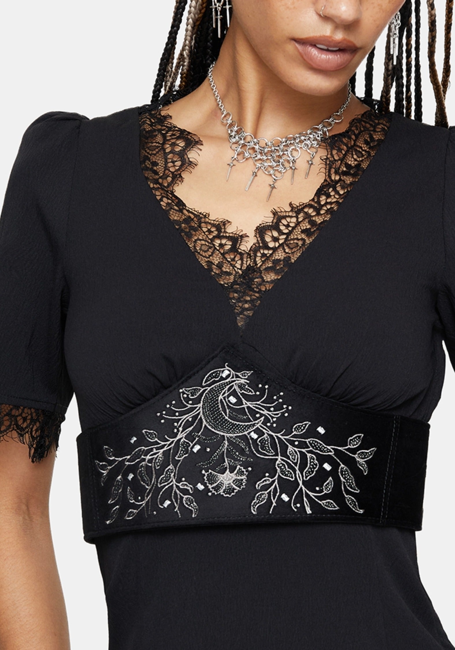 BH2748_MORRIGANSTARCROSSEDEMBROIDEREDWAISTBELT5214crop