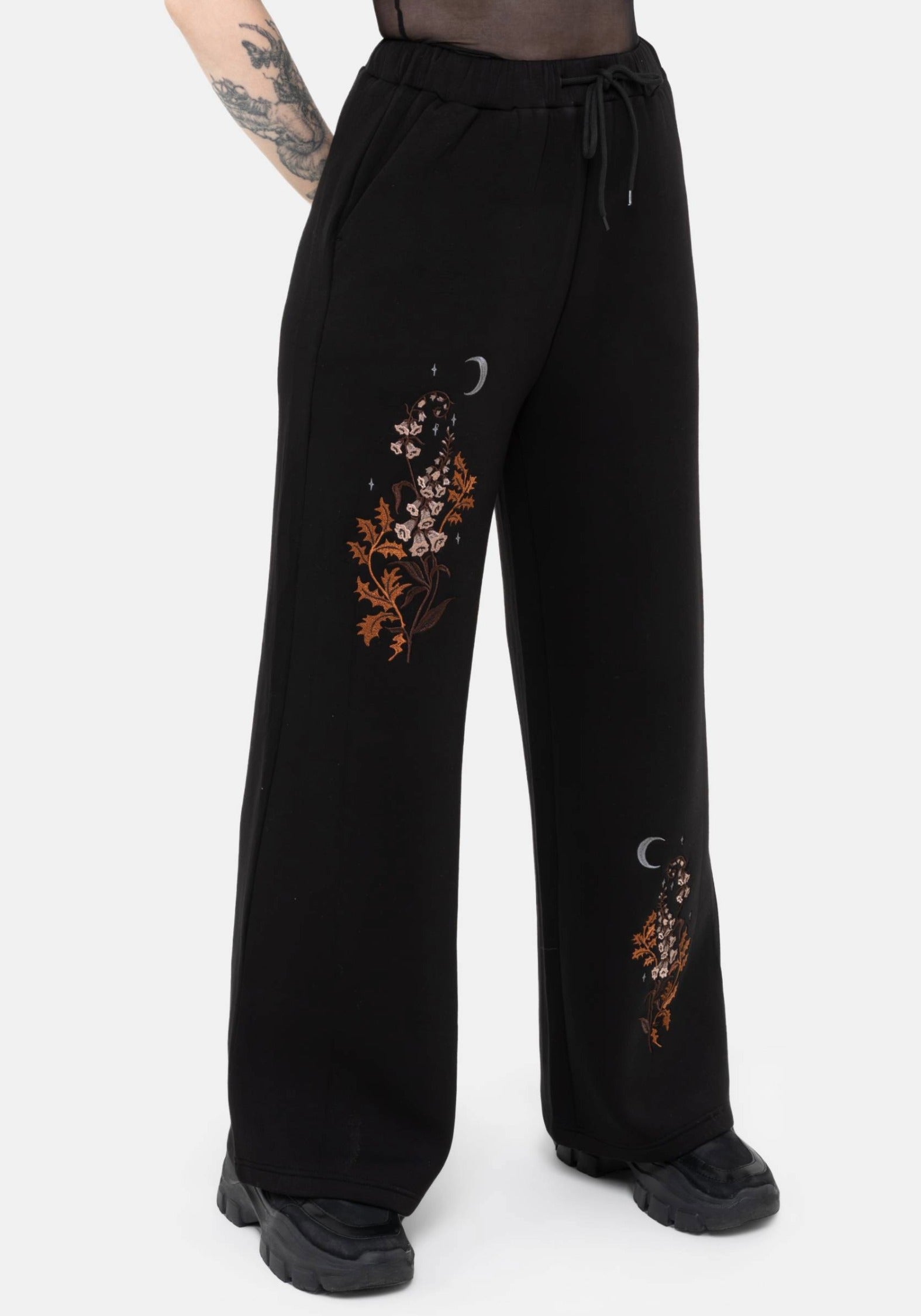 BT2925-UK6_FOXGLOVEEMBROIDEREDSTRAIGHTLEGJOGGER_1CROP