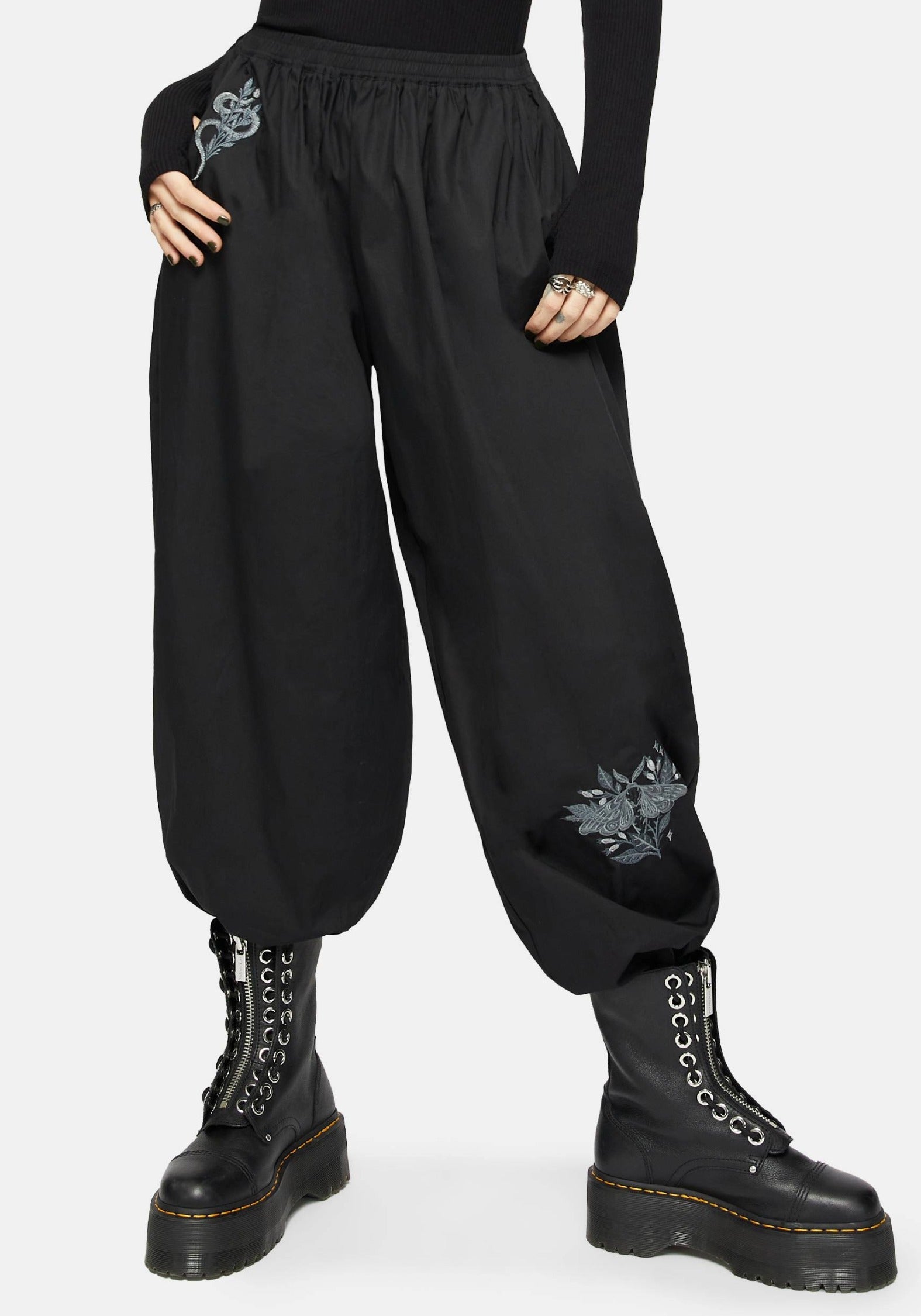 BT4806_NIRAHEMBROIDEREDBLACKBALLOONTROUSER_4crop_1