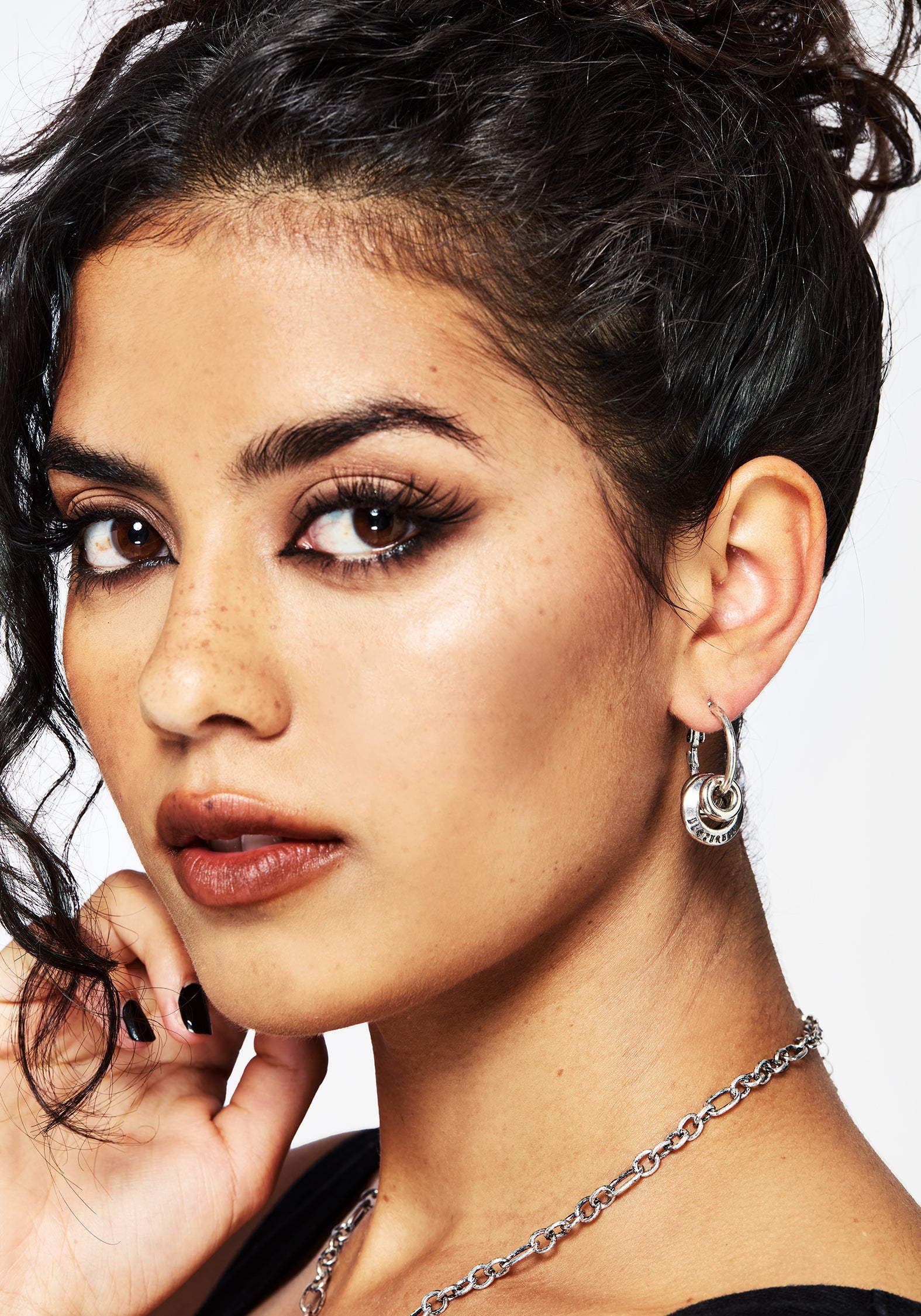 JE2990_DISTURBIAHOOPEARRINGS_089