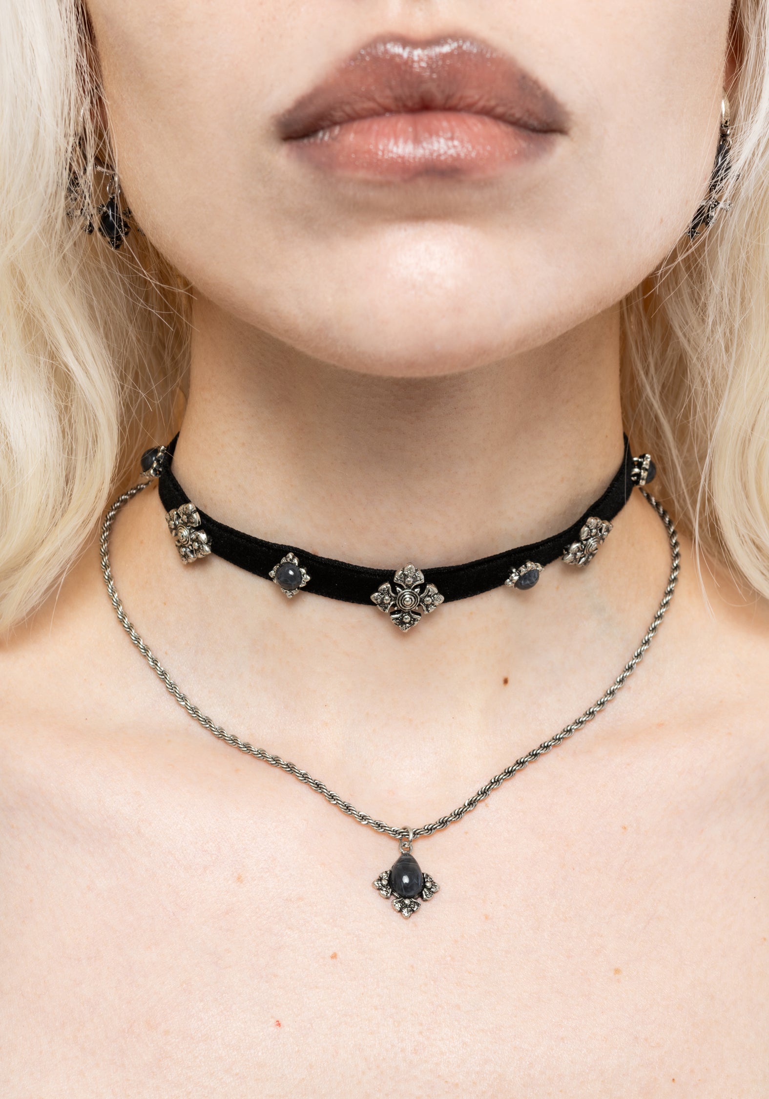 JE3874_CRUCENTIALAYEREDNECKLACE_1_414acd84-3297-4a54-8aa6-a986d869f3ac