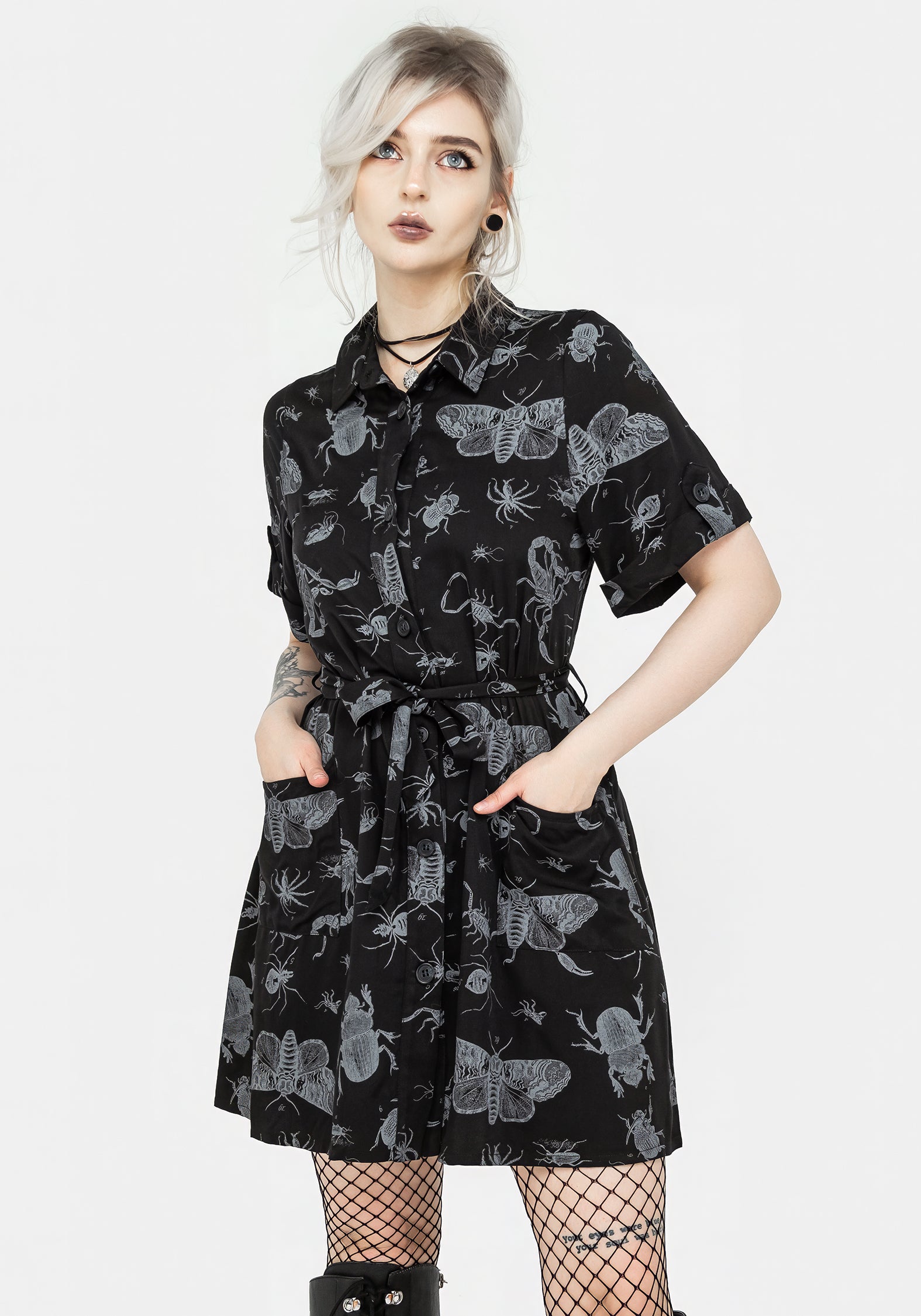 SS24Y271_PARASITEBUGSSHORTSLEEVEMINISHIRTDRESS-BLACK_003