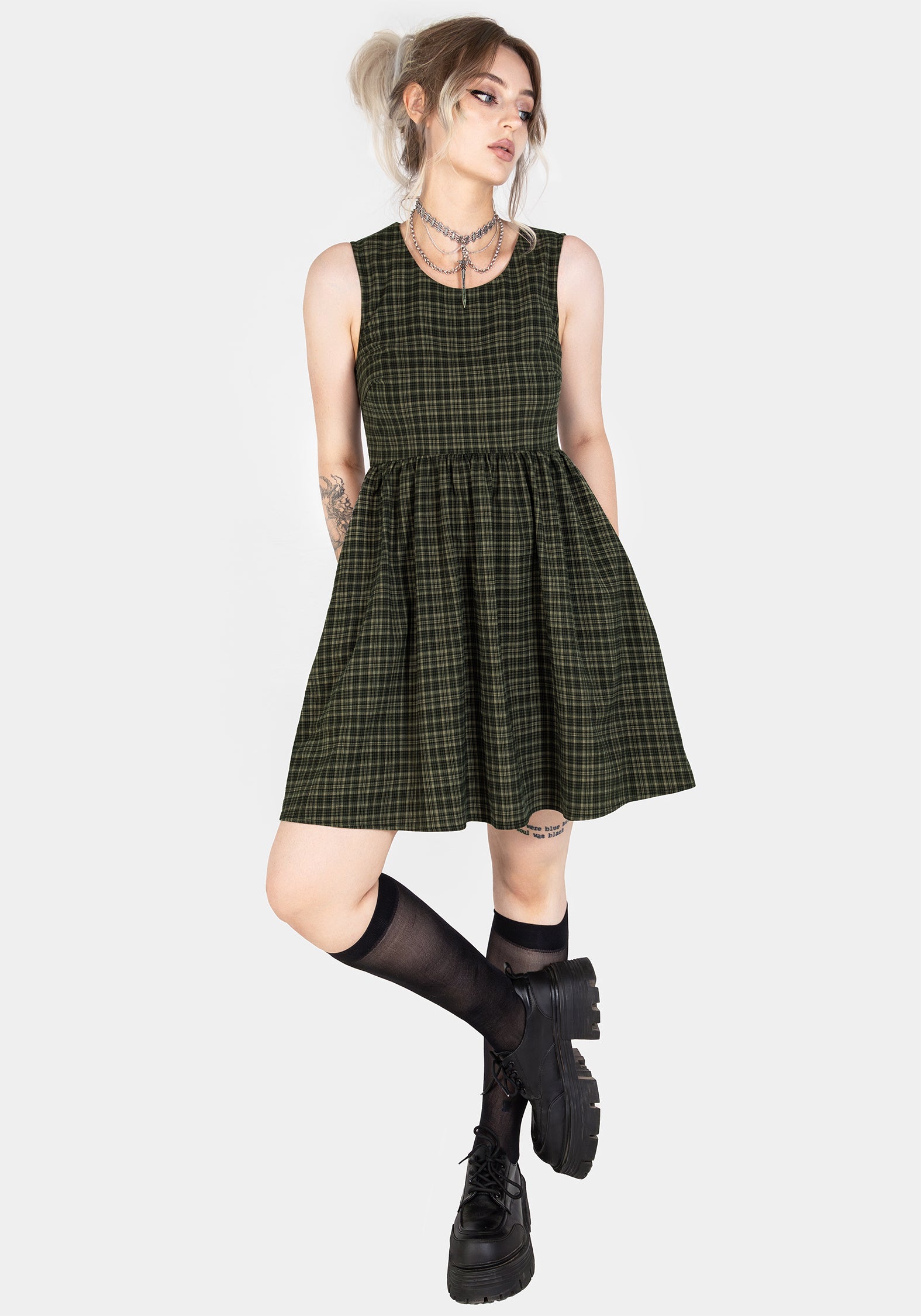 SS24Y669_SABINECHECKMINISKATERDRESS_001