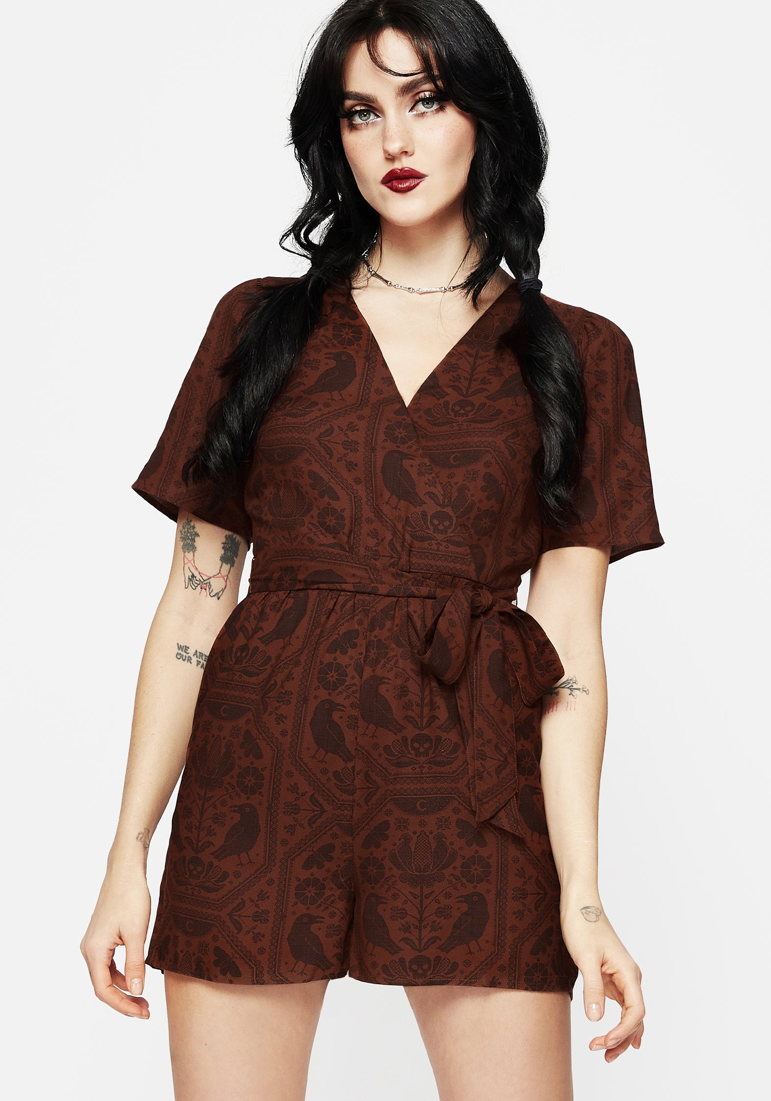 SS25DR1168_ANNABEL-RAVEN-PRINT-TIE-WAIST-PLAYSUIT-8027_CROP