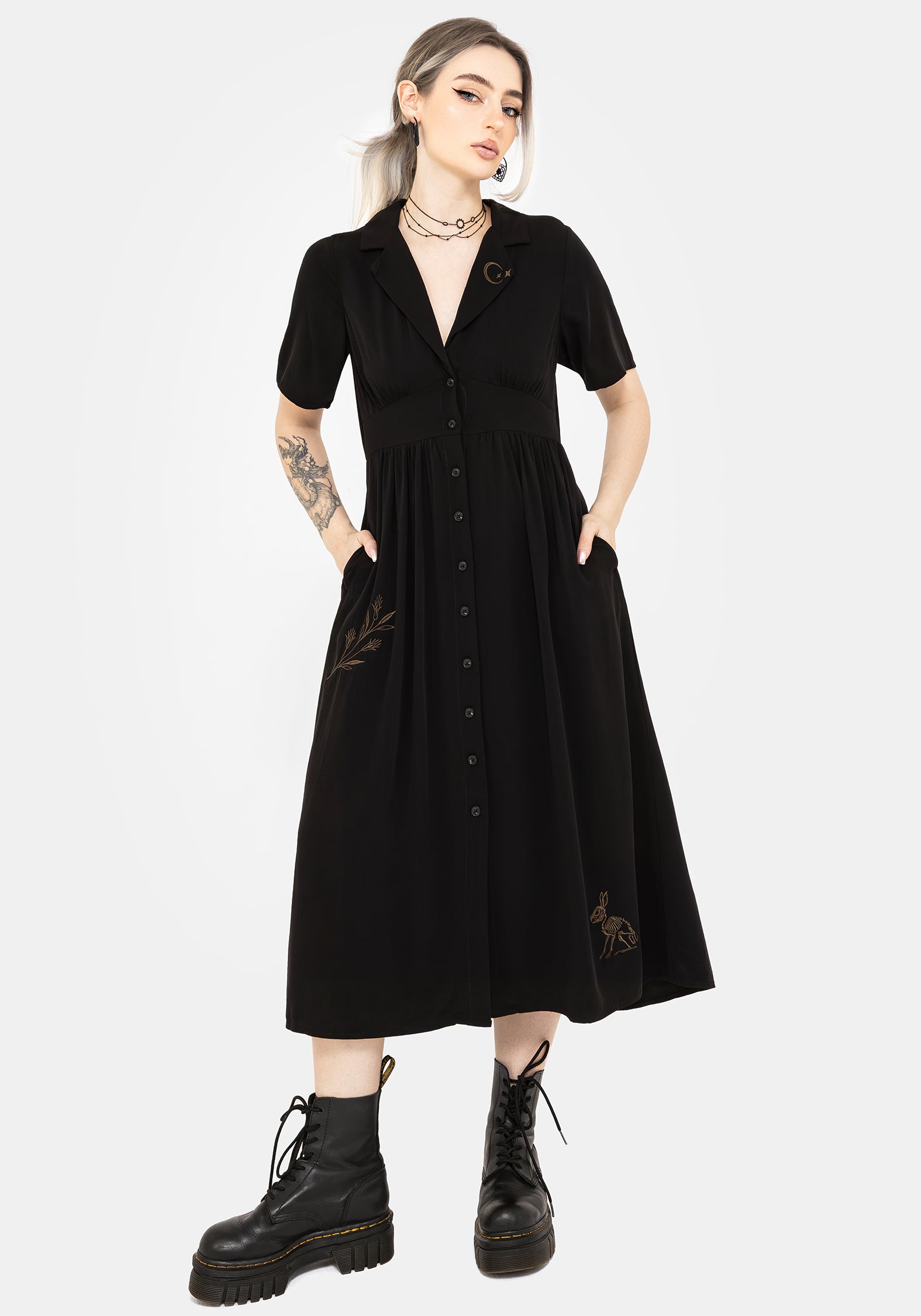 SS25DR1582_HESTEREMBROIDEREDBUTTONUPMIDISHIRTDRESS_003
