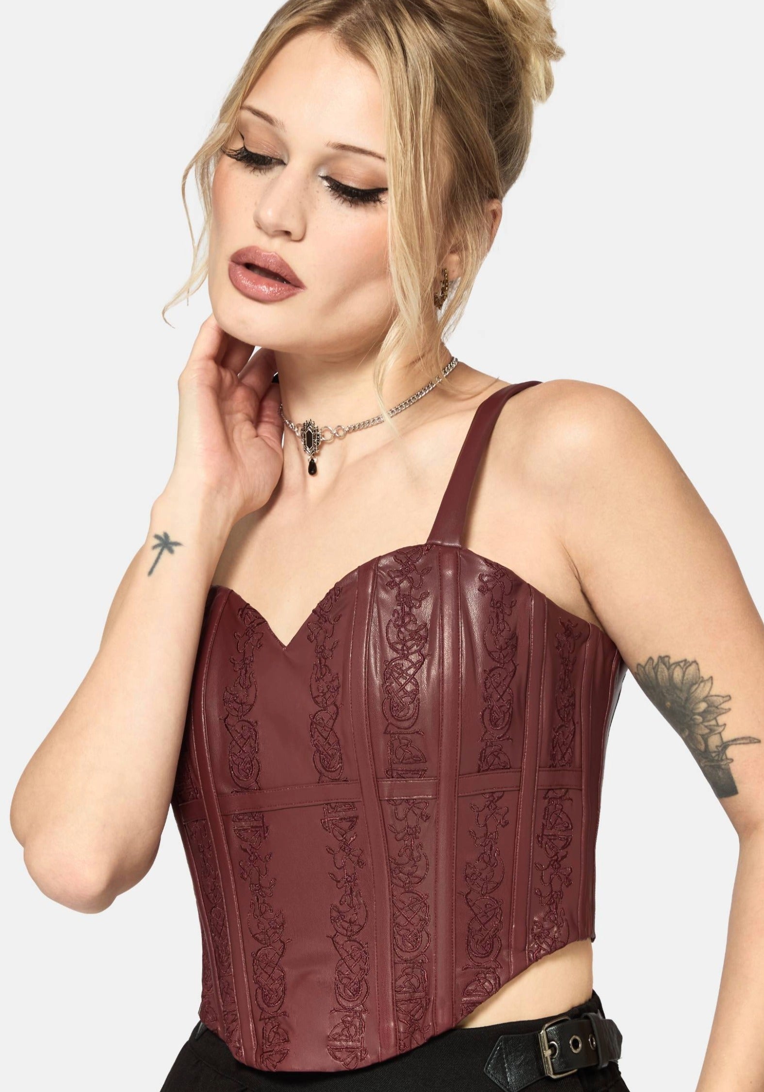 TO3545_ROUVELLEPUSTRAPPYCORSET_201crop